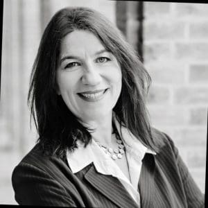 Jessica: Experienced Commercial Lawyer