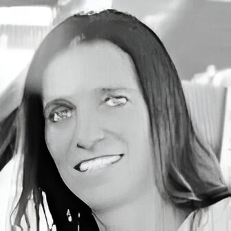 Suzanne Photo Opt A Sq